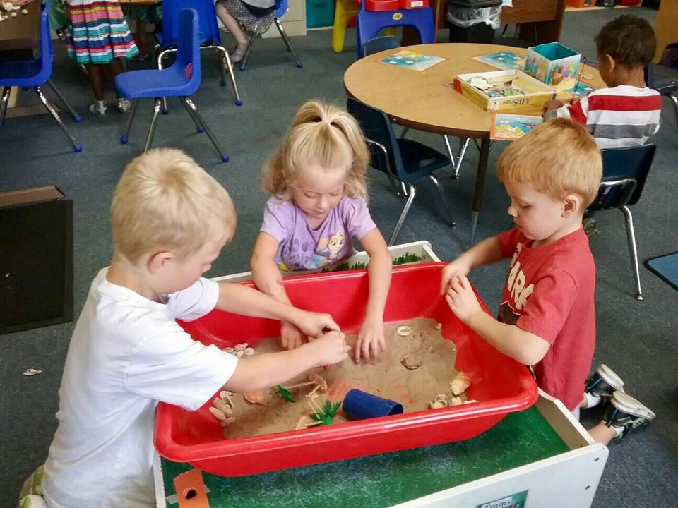 children playing with sand box at a Preschool & Daycare Serving Carmel, Indiana